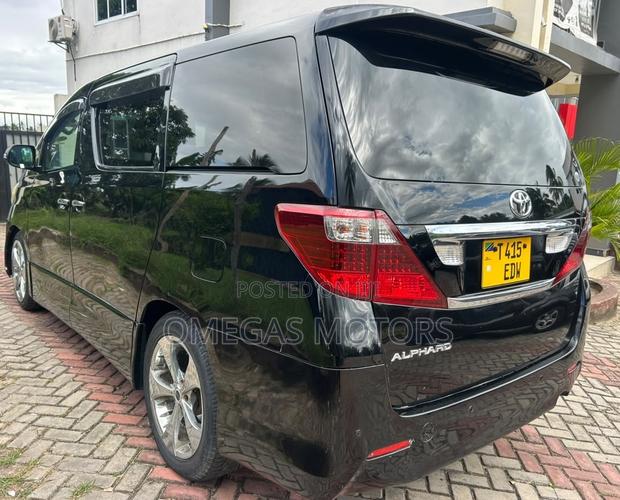 Toyota Alphard 2.4 Petrol AWD 2007 Black