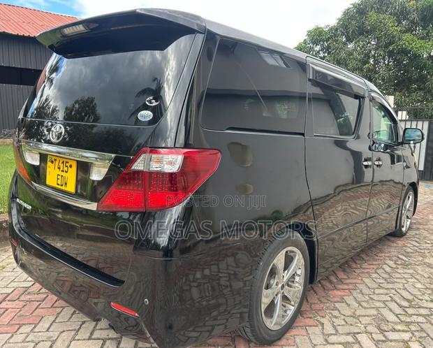 Toyota Alphard 2.4 Petrol AWD 2007 Black