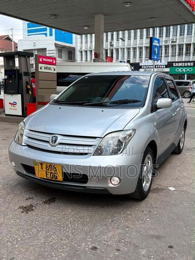 Toyota IST 2005 Silver