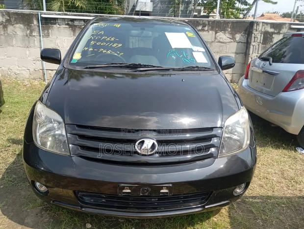 Toyota IST 2006 Black