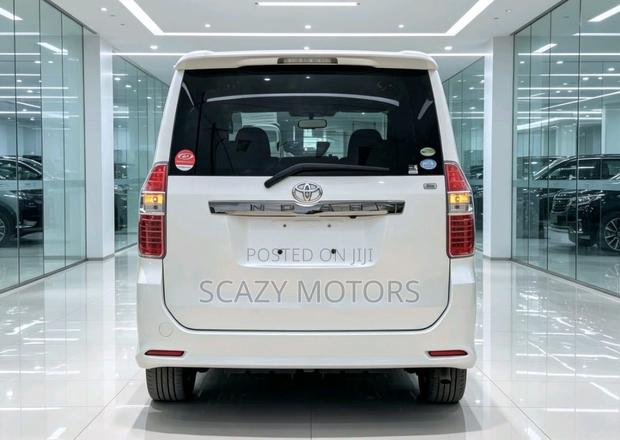 Toyota Noah 2008 Off white