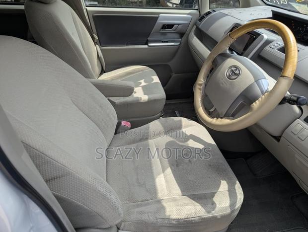 Toyota Noah 2008 Off white