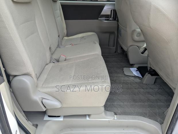 Toyota Noah 2008 Off white