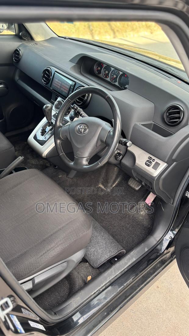 Toyota Corolla Rumion Hatchback 1.8 FWD 2007 Black
