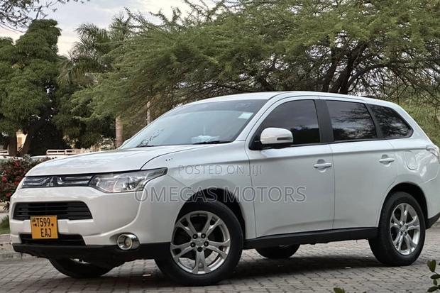 Mitsubishi Outlander 2.4 PHEV AWD 2013 White