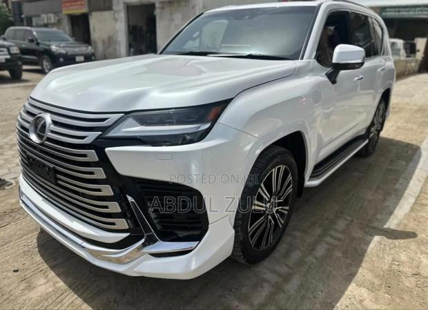 Lexus LX 2025 White