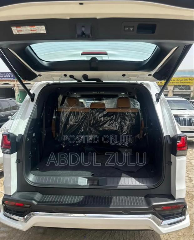 Lexus LX 2025 White