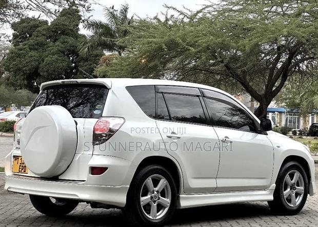Toyota RAV4 2008 White