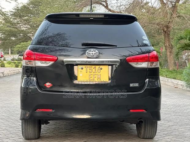 Toyota Wish 2011 Black