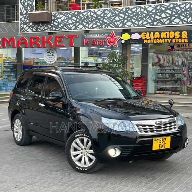 Subaru Forester 2012 Black
