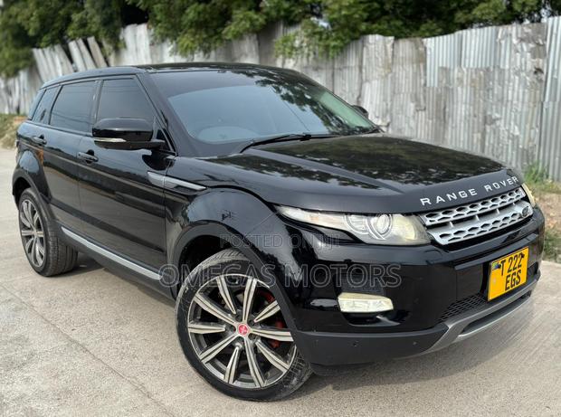 Land Rover Range Rover Evoque Pure AWD 5-Door 2013 Black