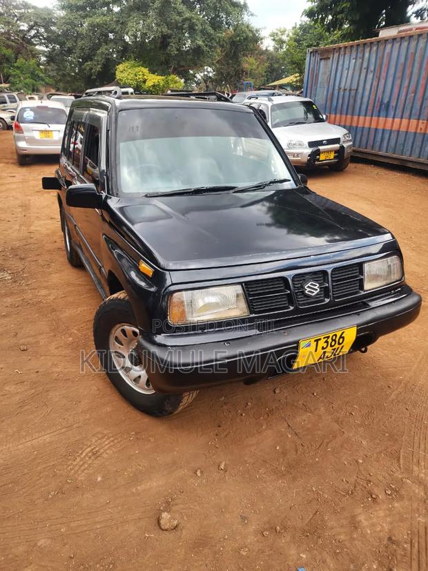 Suzuki Escudo 1997 Black