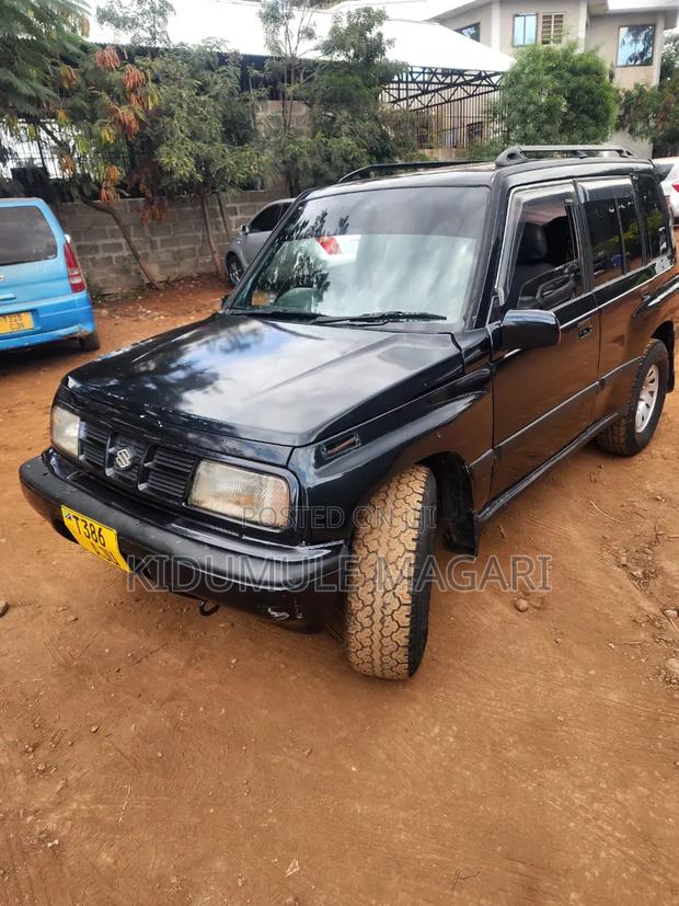 Suzuki Escudo 1997 Black