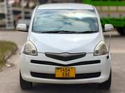 Toyota Ractis 2005 White for sale