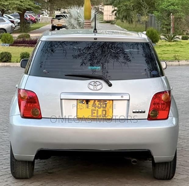 Toyota IST 2003 Silver