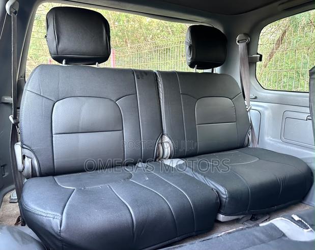 Toyota Land Cruiser HDJ 100 2001 Gray