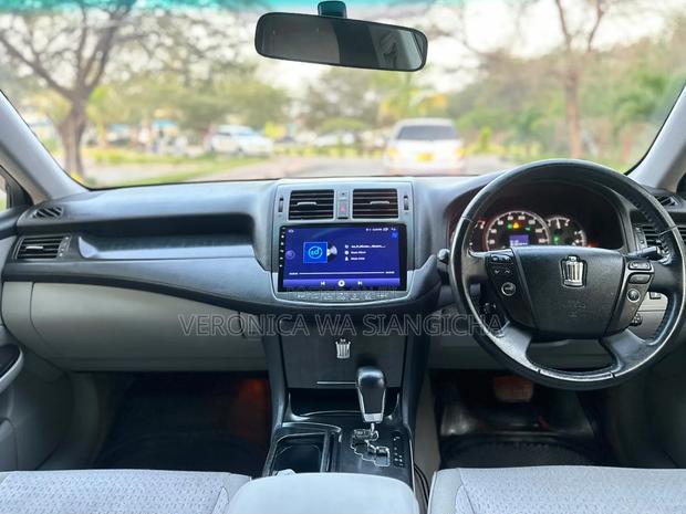 Toyota Crown 2009