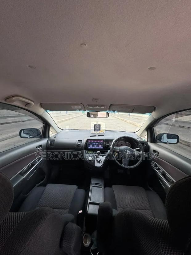 Toyota Wish 2005 Silver