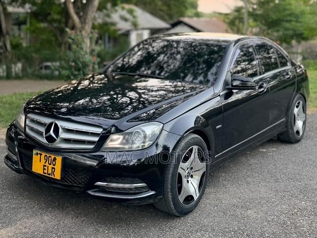 Mercedes-Benz C-Class 2012 Black