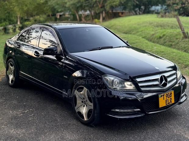 Mercedes-Benz C-Class 2012 Black