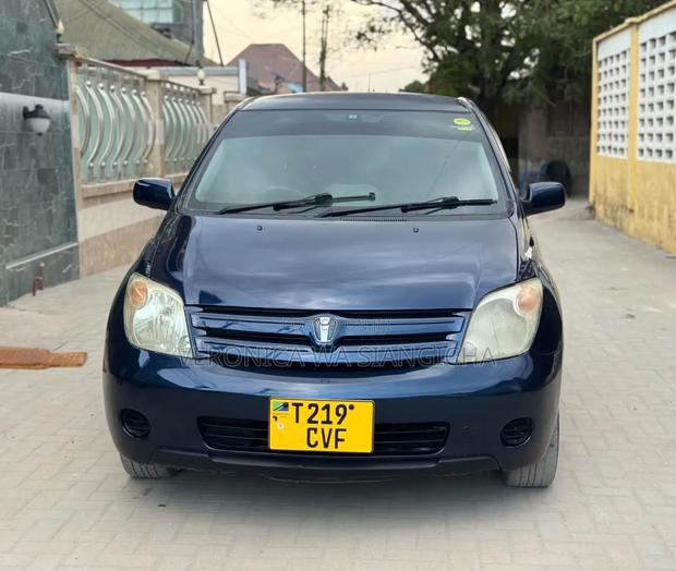 Toyota IST 2005 Blue