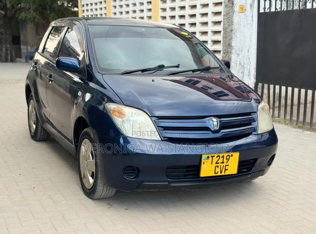 Toyota IST 2005 Blue