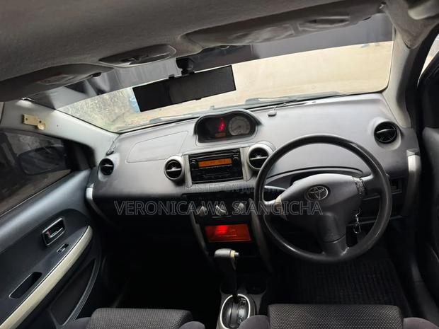 Toyota IST 2005 Blue