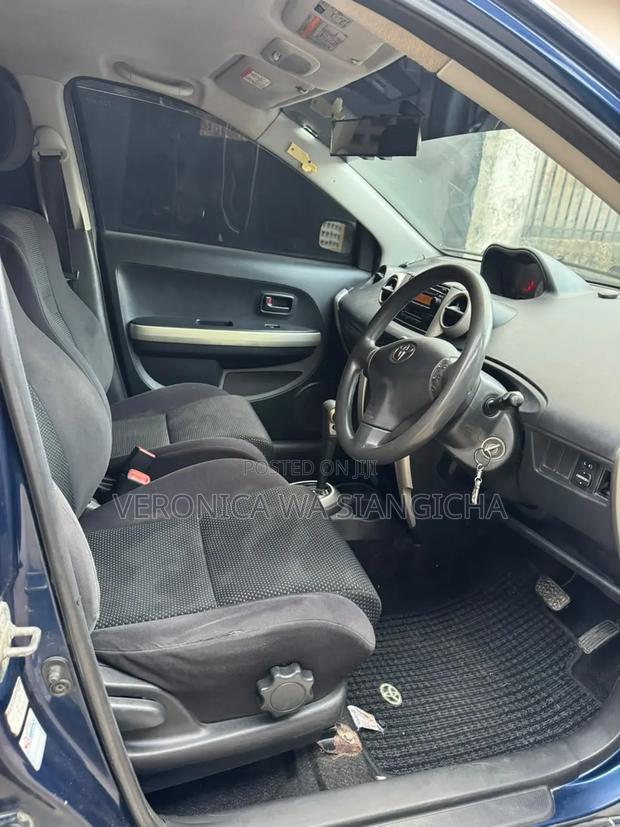 Toyota IST 2005 Blue