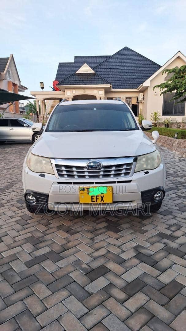 Subaru Forester 2011 Pearl