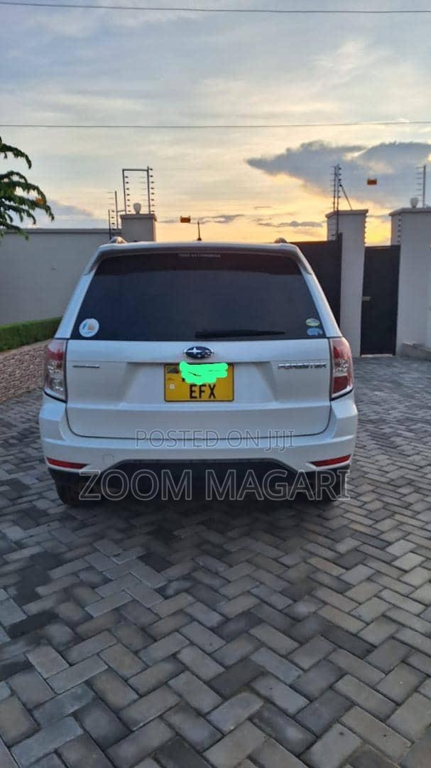 Subaru Forester 2011 Pearl