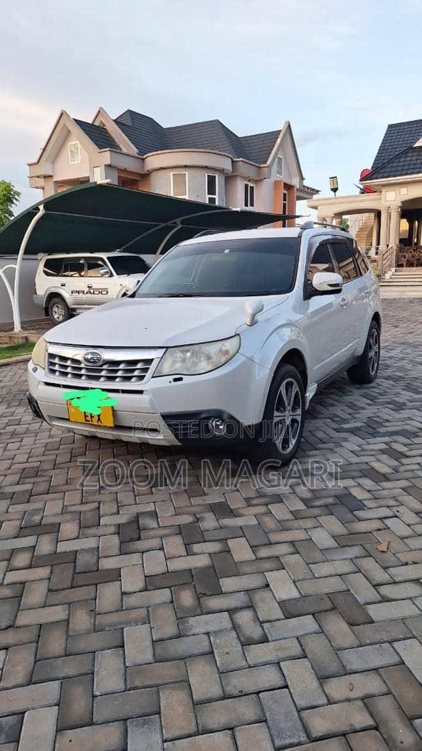 Subaru Forester 2011 Pearl