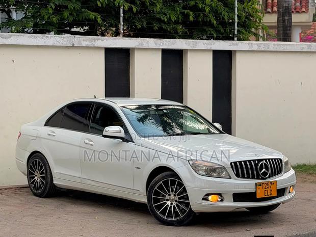 Mercedes-Benz C200 2009 White
