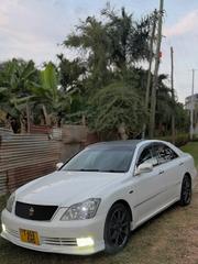 Toyota Crown Royale 2005 White for sale