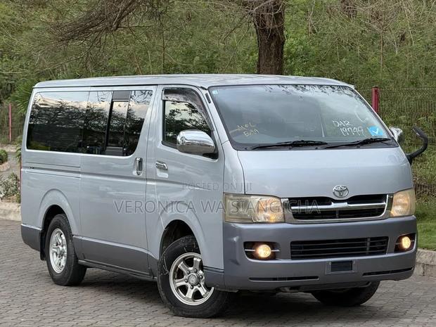 Toyota Grand HiAce 2002 Silver