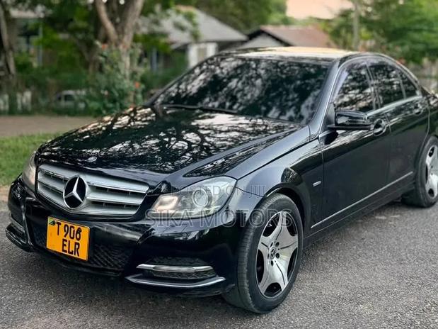 Mercedes-Benz C-Class 2012 Black