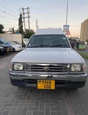 Toyota Hilux 2002 White for sale