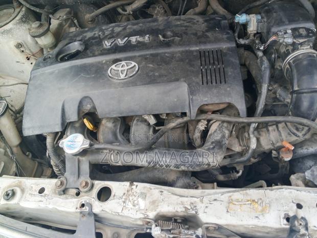Toyota Sienta 2004 White