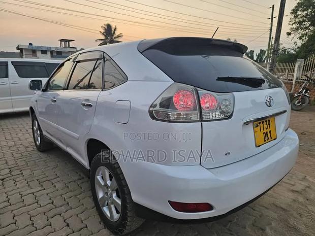 Toyota Harrier 2005 Off white