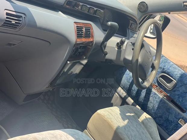 Toyota Noah 2002 Black