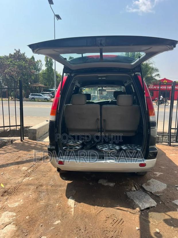 Toyota Noah 2002 Black