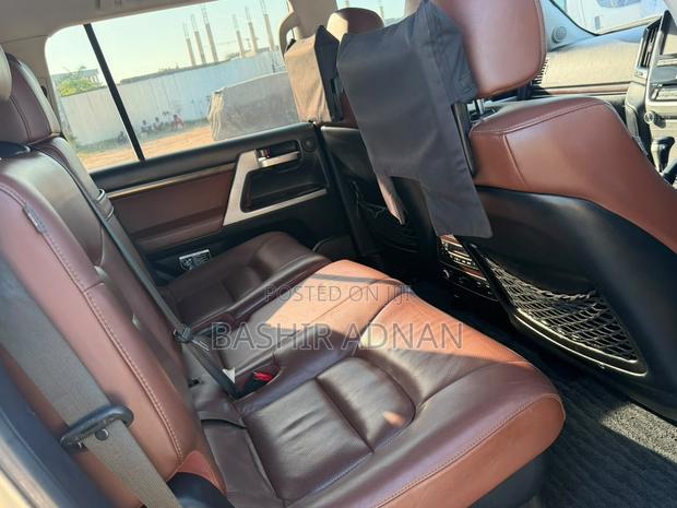 Toyota Land Cruiser 4.5 V8 TD 2016 Gold
