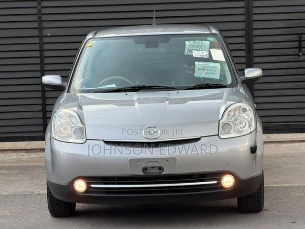 Mazda Verisa 2011 Silver
