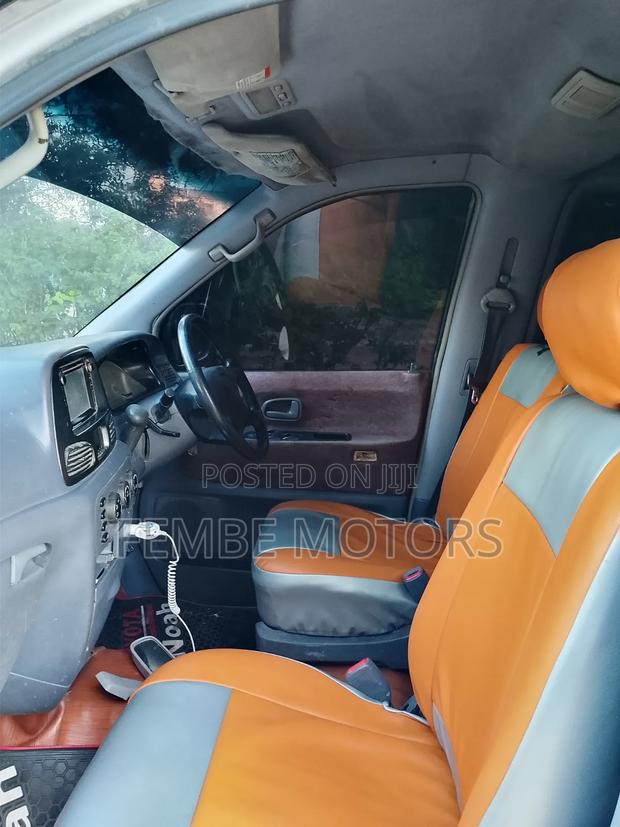 Toyota Noah 2001 Silver