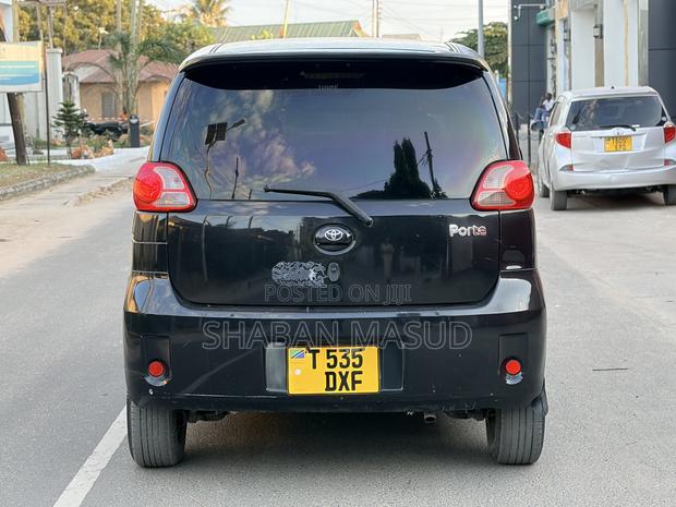 Toyota Porte 1.5 AWD 2005 Black