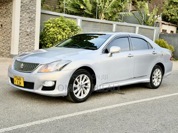 Toyota Crown 2009 Silver