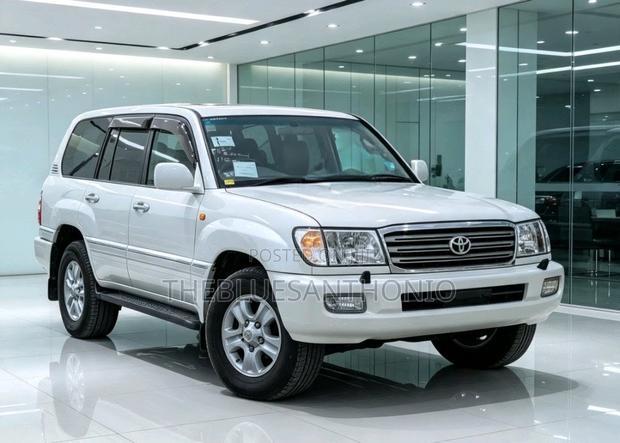 Toyota Land Cruiser 2004 White