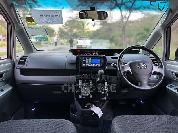 Toyota Noah 2008 Gray