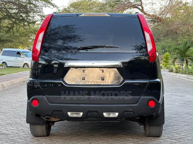 Nissan X-Trail 2010 Black