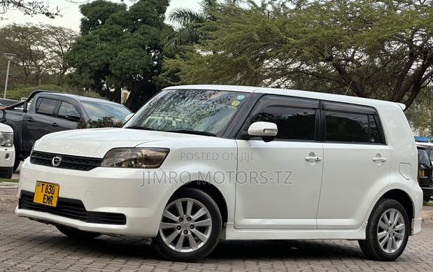 Toyota Corolla Rumion 2012 White