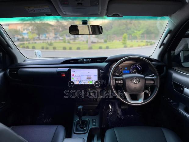 Toyota Hilux 2019 White